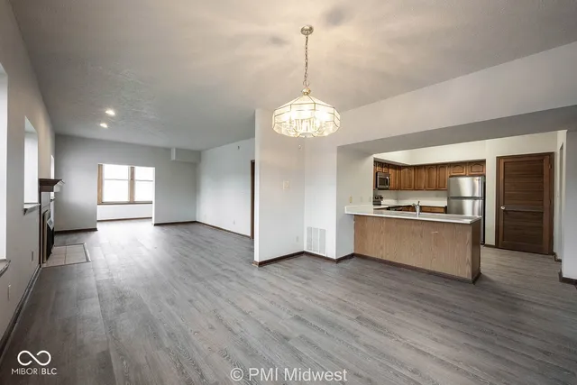 $1,199 | 3715 North Meridian Street, Unit 1A, Indianapolis, IN 46208