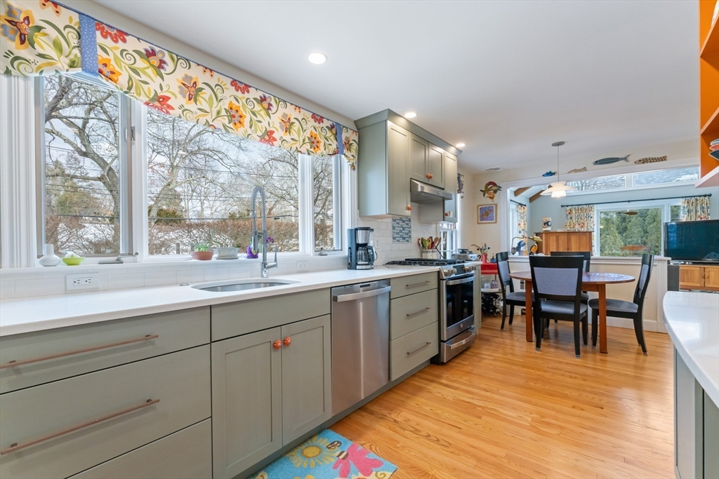 73 Hartman Road Newton, MA 02459 - Photo 5 of 42