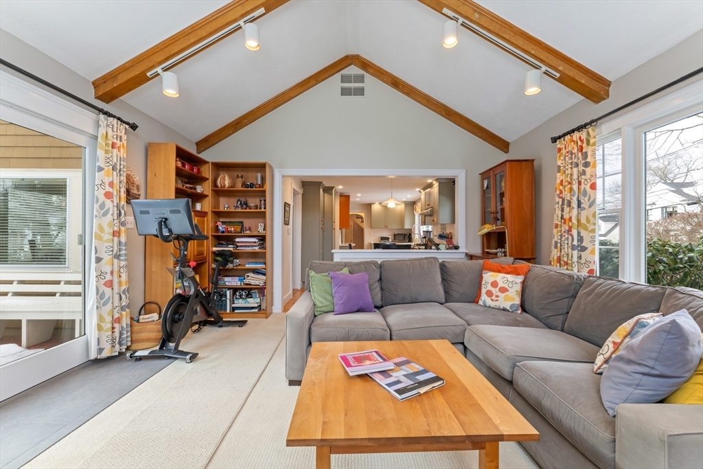 73 Hartman Road Newton, MA 02459 - Photo 7 of 42