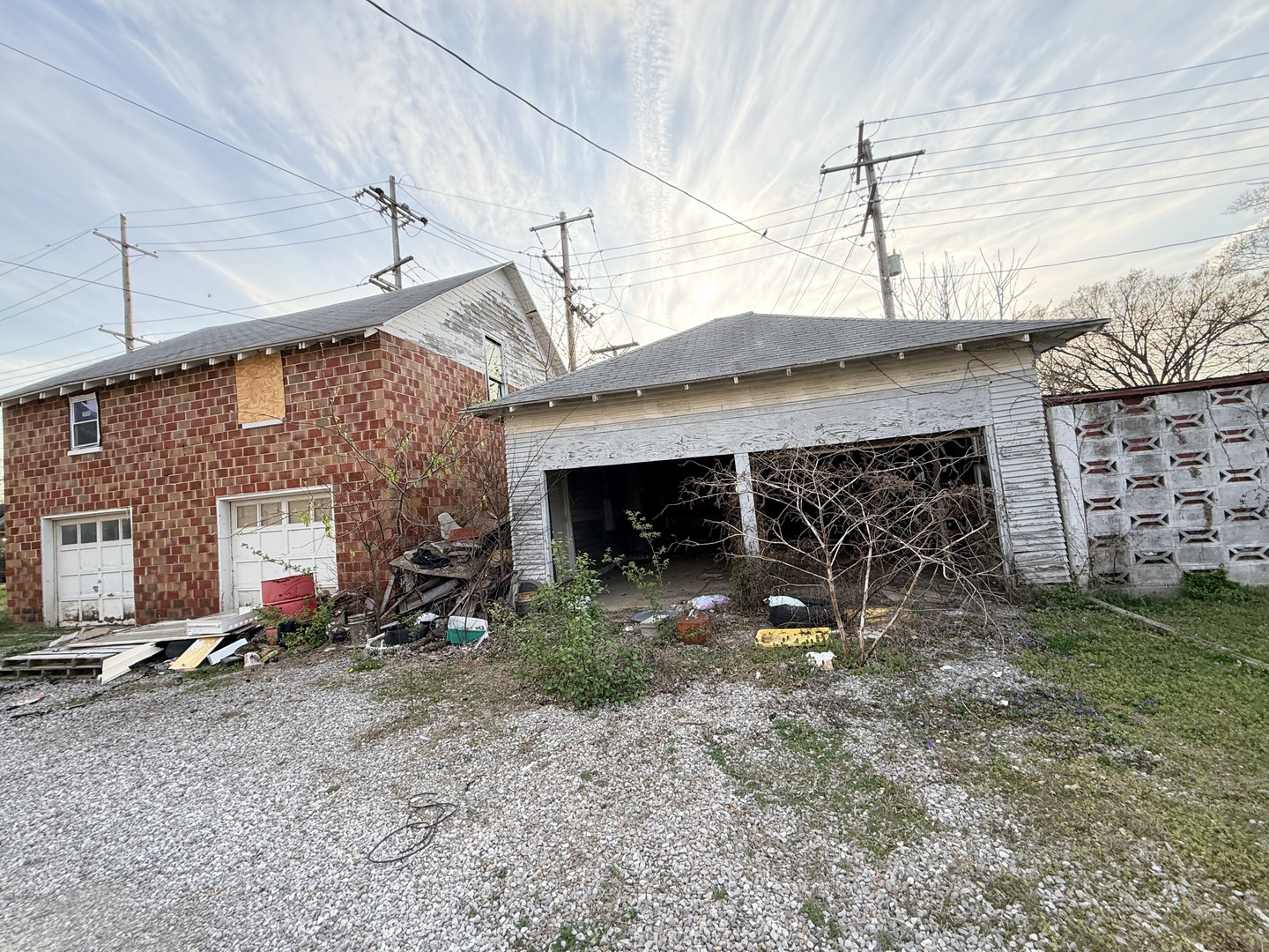 101 5th Street Carmi, IL 62821 - Photo 26 of 28 a view of a house with a patio and a yard