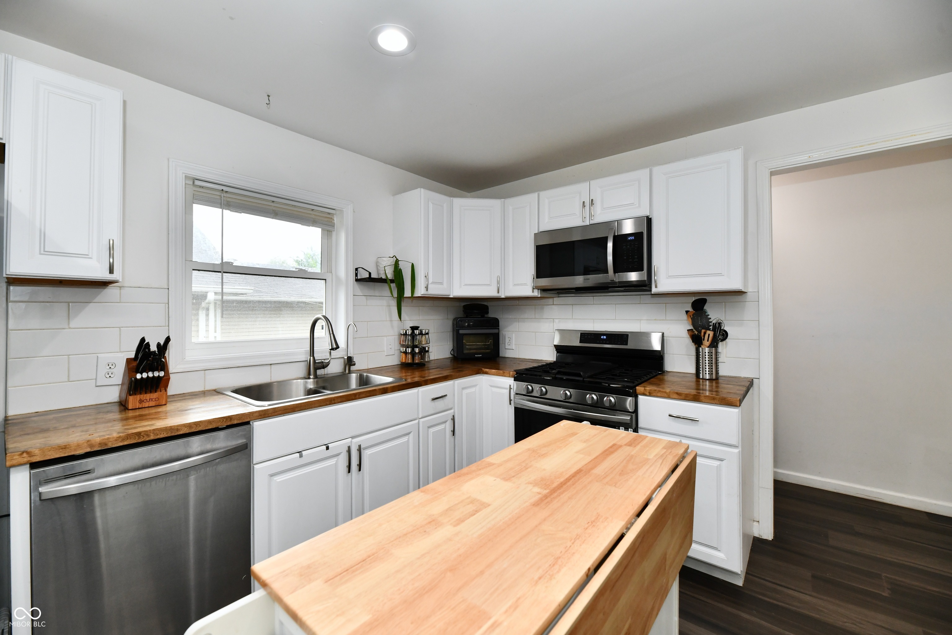 1924 Mansfield Street Indianapolis, IN 46202 - Photo 14 of 33