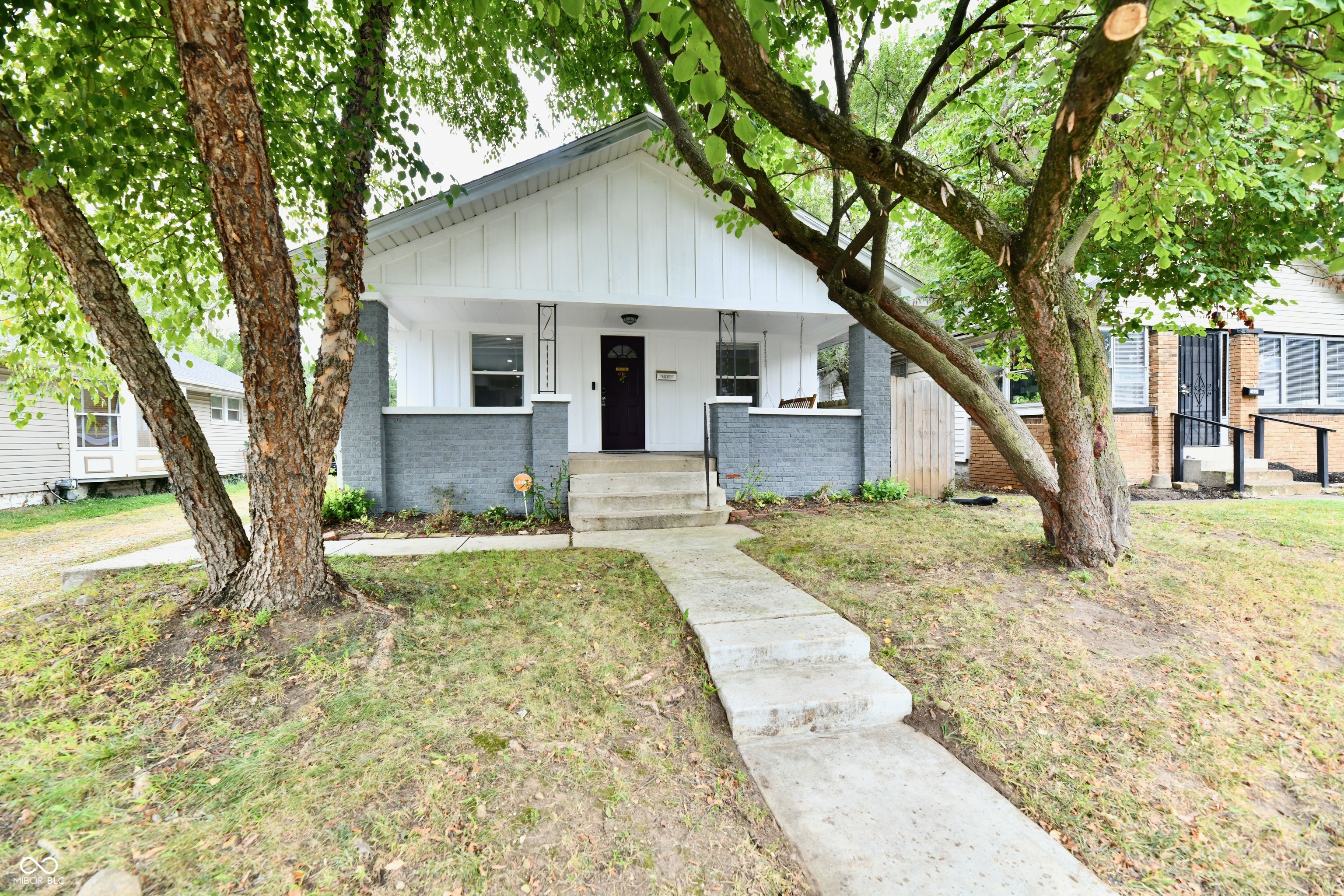 1924 Mansfield Street Indianapolis, IN 46202 - Photo 2 of 33