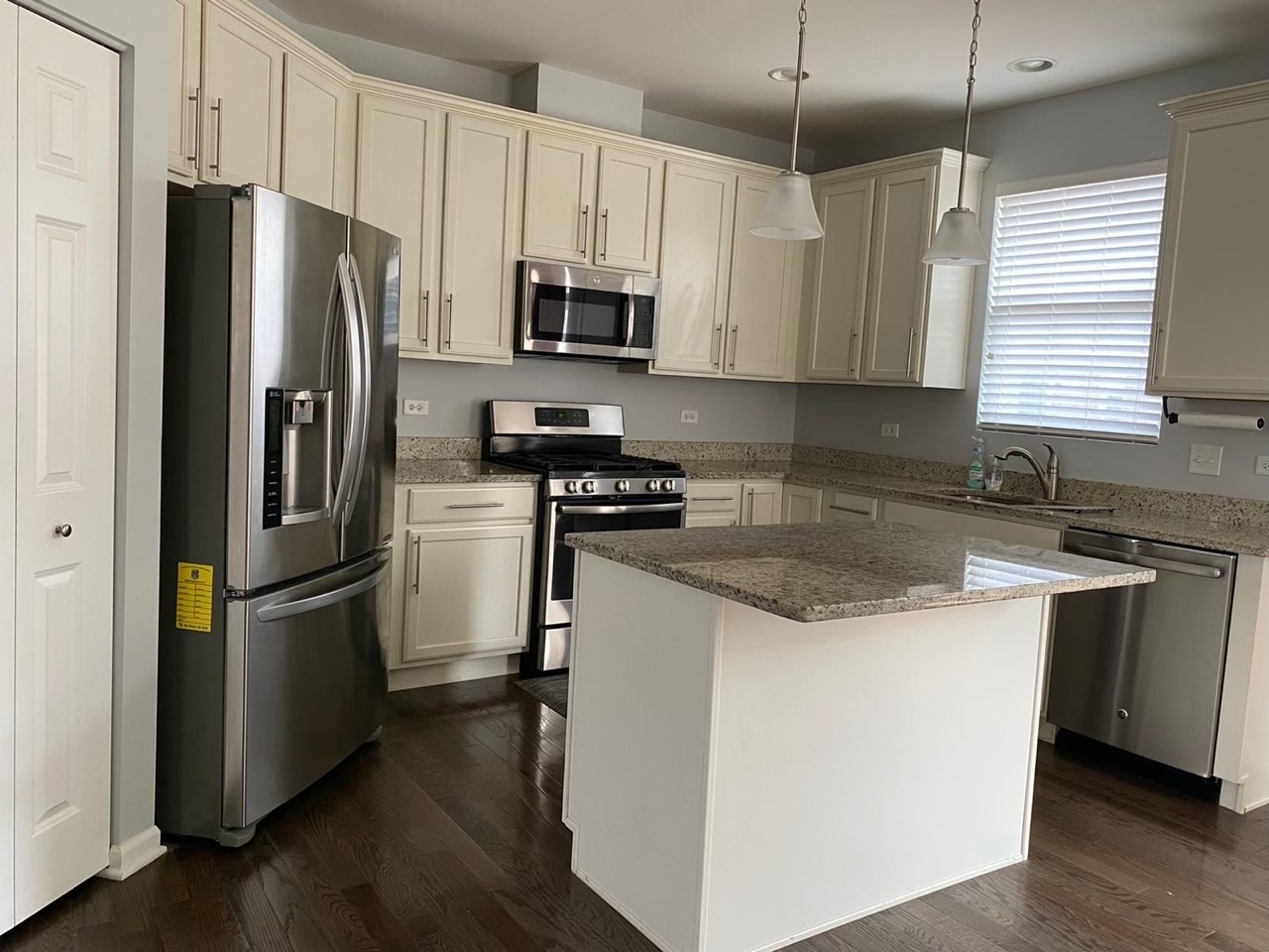 2965 Henley Lane Naperville, IL 60540 - Photo 3 of 10