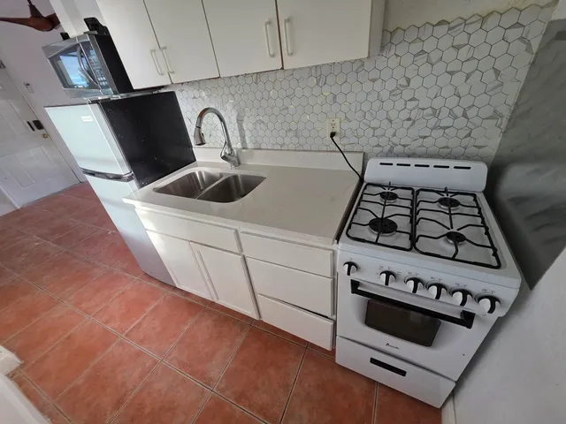 $1,849 | 803 Selkirk Street, Unit 1/2, West Palm Beach, FL 33405