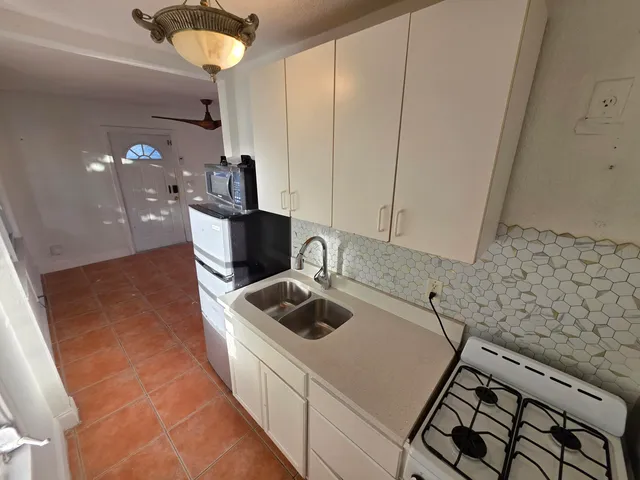 $1,849 | 803 Selkirk Street, Unit 1/2, West Palm Beach, FL 33405