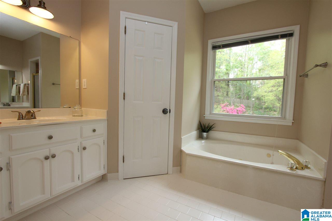 131 Heather Ridge Drive Pelham, AL 35124 - Photo 13 of 32