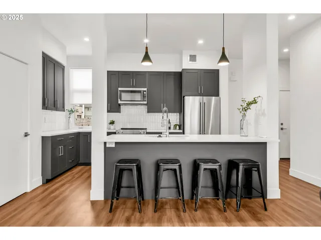 $549,900 | 1970 Amazon Parkway, Eugene, OR 97405