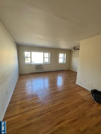 $1,800 | 79 Washington Avenue, Unit 5, Dumont, NJ 07628