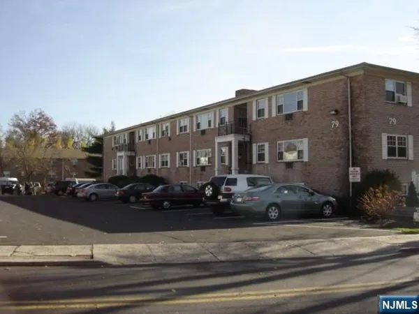 $1,800 | 79 Washington Avenue, Unit 5, Dumont, NJ 07628