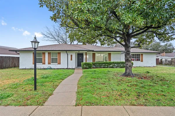 $2,400 | 514 Bow And Arrow Drive, Dallas, TX 75224