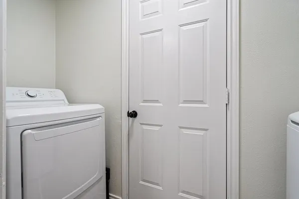 $2,400 | 514 Bow And Arrow Drive, Dallas, TX 75224