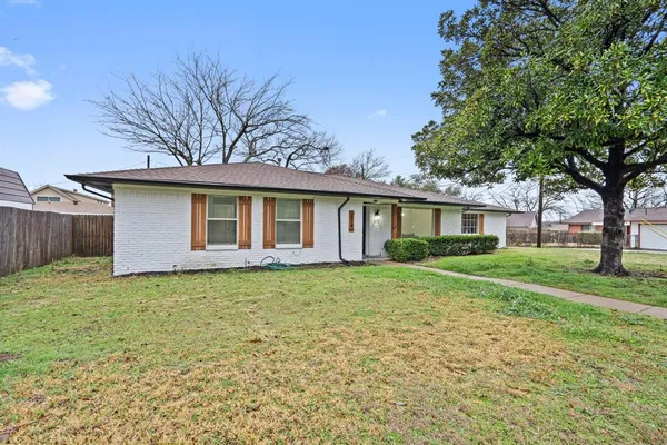 $2,400 | 514 Bow And Arrow Drive, Dallas, TX 75224