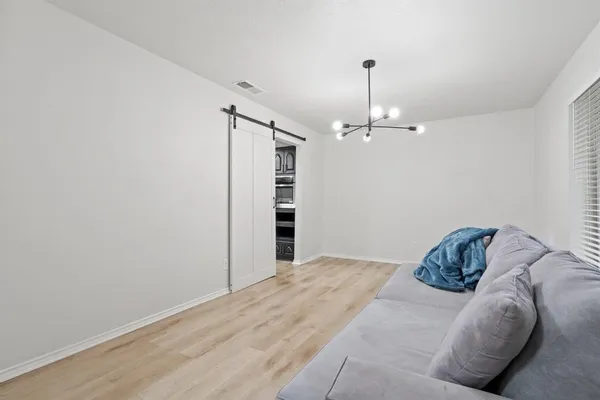 $2,400 | 514 Bow And Arrow Drive, Dallas, TX 75224