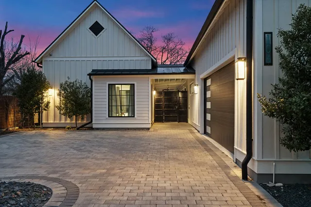 a porch with seating space and yard
