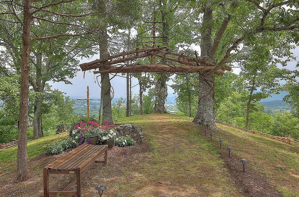 2044 Hickory Ridge Way Sevierville, TN 37862 - Photo 45 of 49 Gallery Image 45