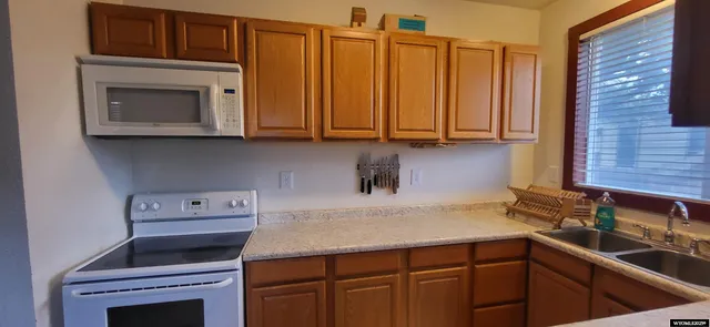 $189,000 | 923 West Pine Street, Rawlins, WY 82301