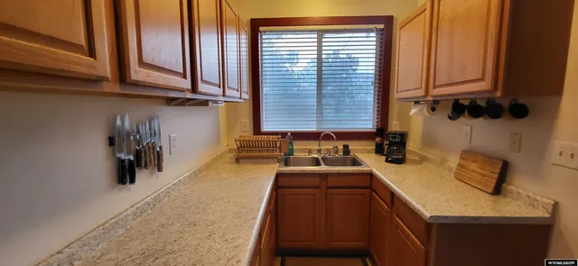 $189,000 | 923 West Pine Street, Rawlins, WY 82301