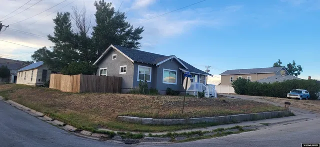 $189,000 | 923 West Pine Street, Rawlins, WY 82301