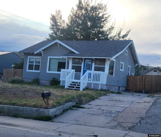 $189,000 | 923 West Pine Street, Rawlins, WY 82301