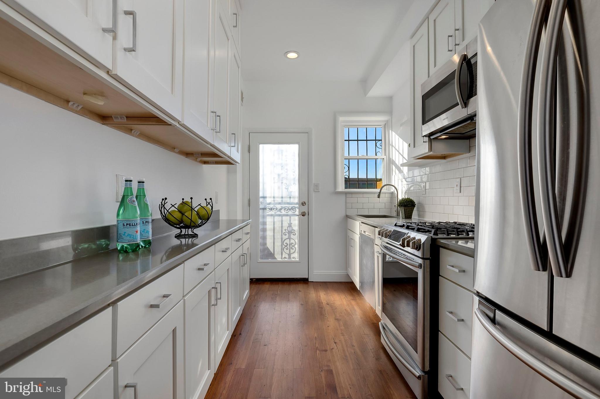 1237 K Street Southeast Washington, DC 20003 - Photo 5 of 17