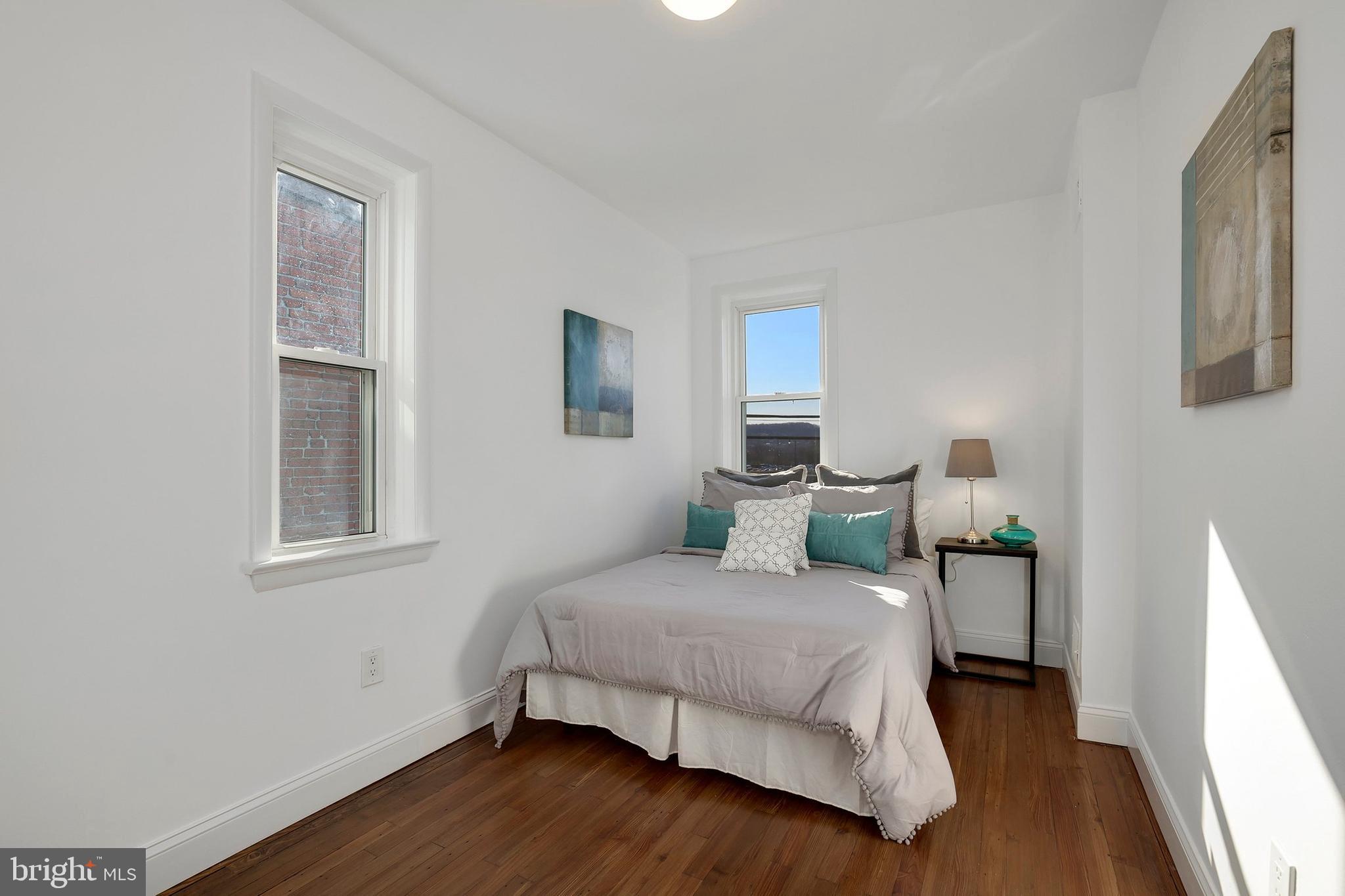 1237 K Street Southeast Washington, DC 20003 - Photo 8 of 17