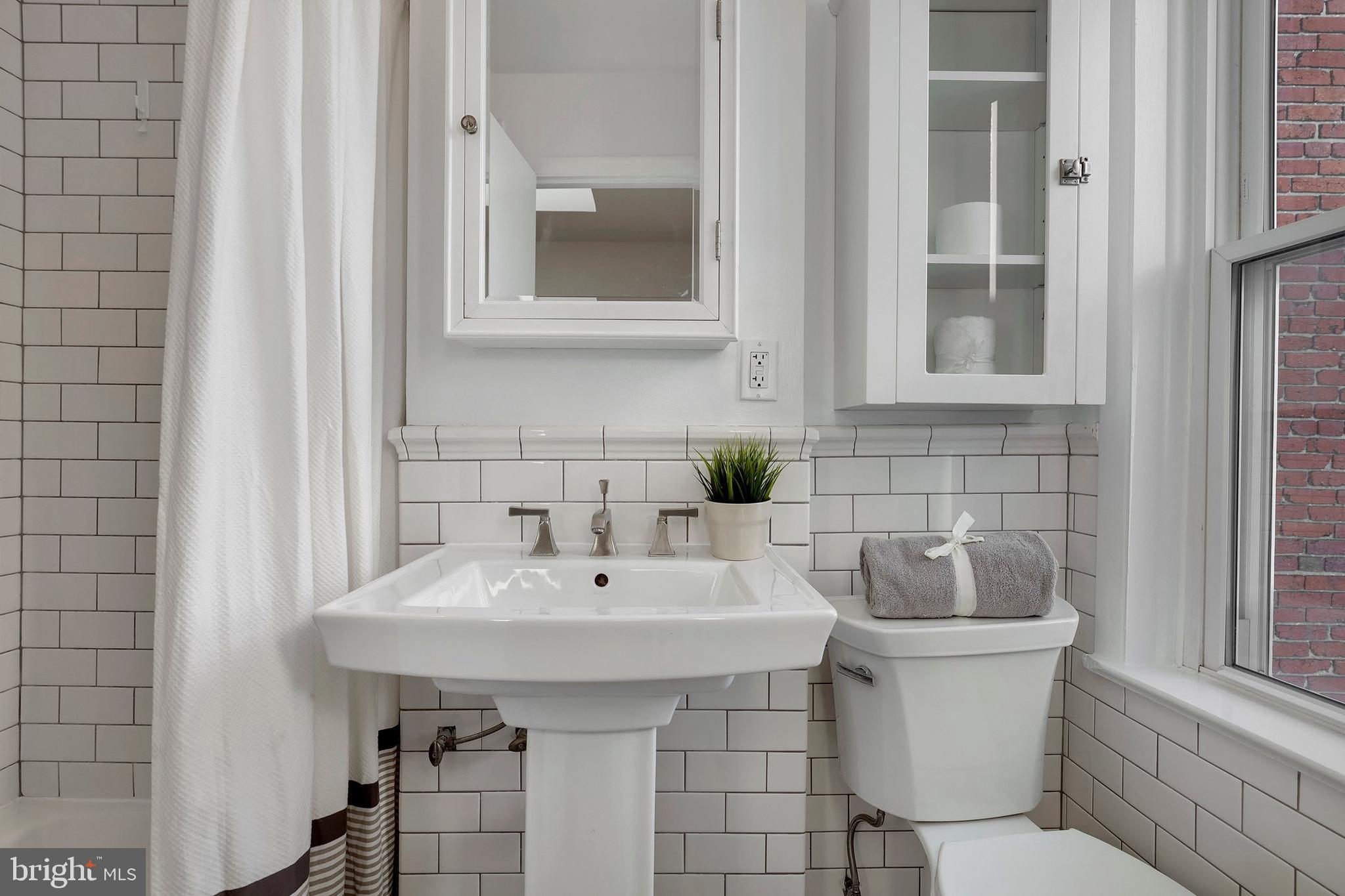 1237 K Street Southeast Washington, DC 20003 - Photo 9 of 17