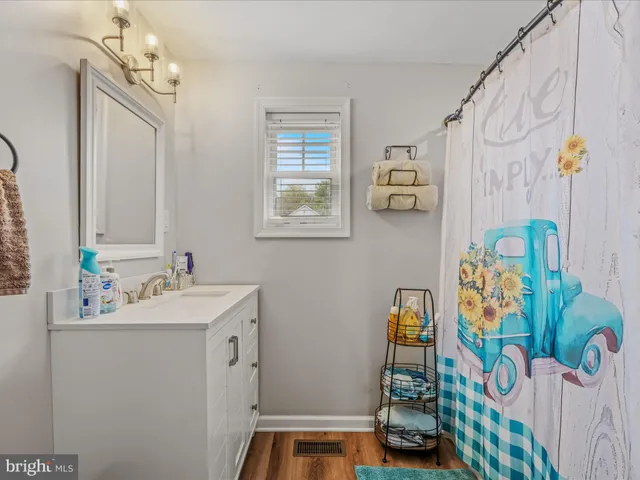 $200,000 | 273 Potomac Street, Paw Paw, WV 25434