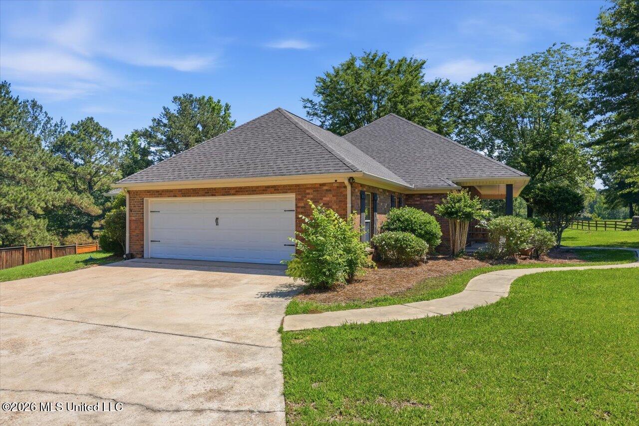 1800 White Road Florence, MS 39073 - Photo 6 of 43 IMG_7768