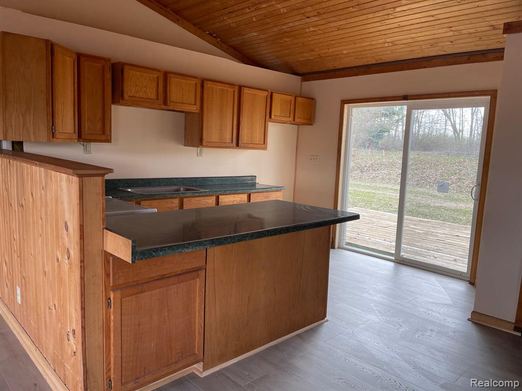 11209 White Lake Road Fenton, MI 48430 - Photo 10 of 30 Gallery Image 10
