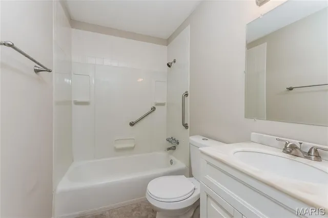 $1,480 | 301 Imperial Drive, Hazelwood, MO 63042