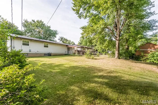 $1,480 | 301 Imperial Drive, Hazelwood, MO 63042