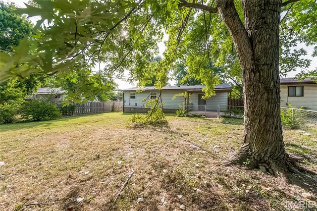 $1,480 | 301 Imperial Drive, Hazelwood, MO 63042