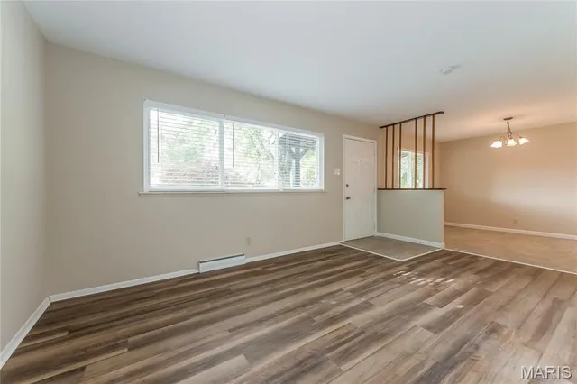 $1,480 | 301 Imperial Drive, Hazelwood, MO 63042