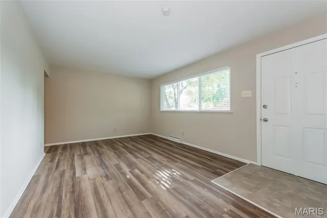 $1,480 | 301 Imperial Drive, Hazelwood, MO 63042