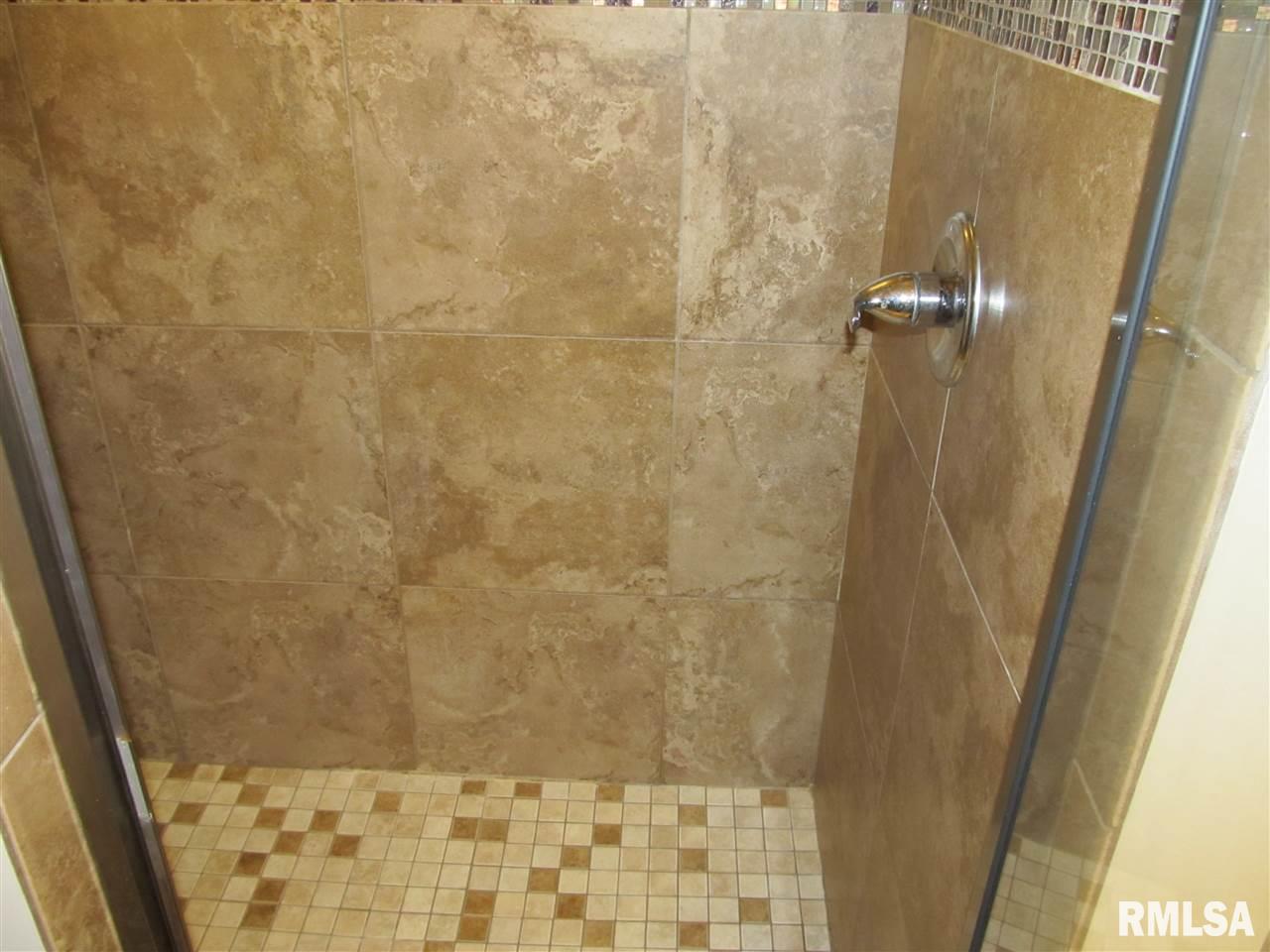 6451 Friendship Path Bettendorf, IA 52722 - Photo 14 of 32
