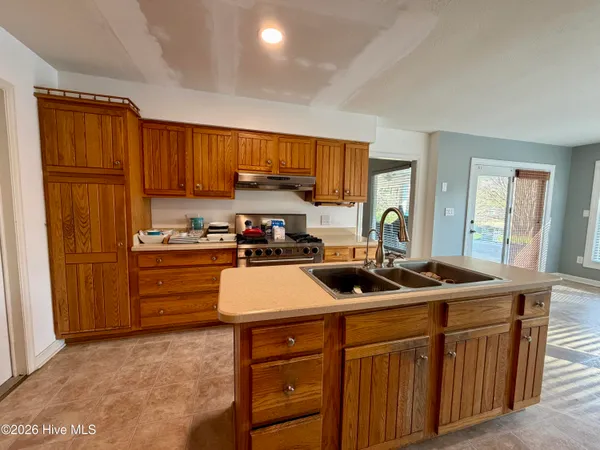 $1,250,000 | 4106 Old Cherry Point Road, New Bern, NC 28560