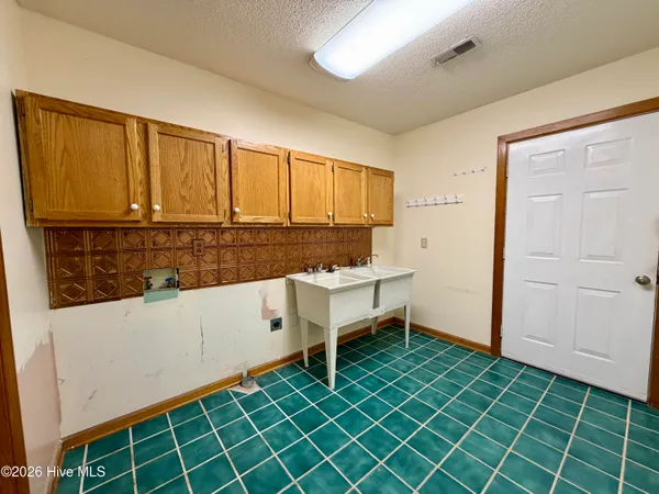 $1,250,000 | 4106 Old Cherry Point Road, New Bern, NC 28560