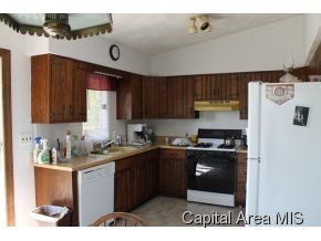 8100 Cascade Road Rochester, IL 62563 - Photo 5 of 24