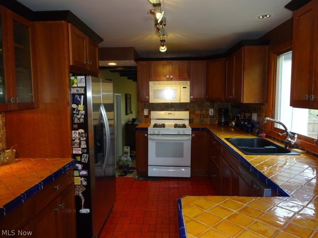 3980 West Sprague Road Cleveland, OH 44134 - Photo 7 of 32