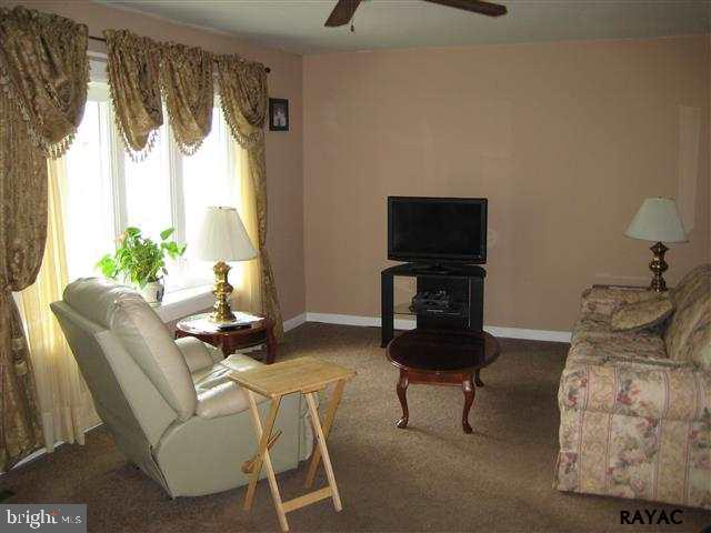 197 Heistand Road York, PA 17402 - Photo 3 of 21 Gallery Image 3