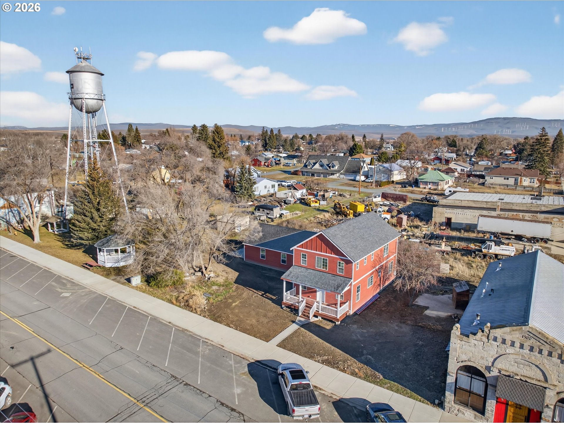 230 E Street North Powder, OR 97867 - Photo 33 of 34 an aerial view of a house with a yard