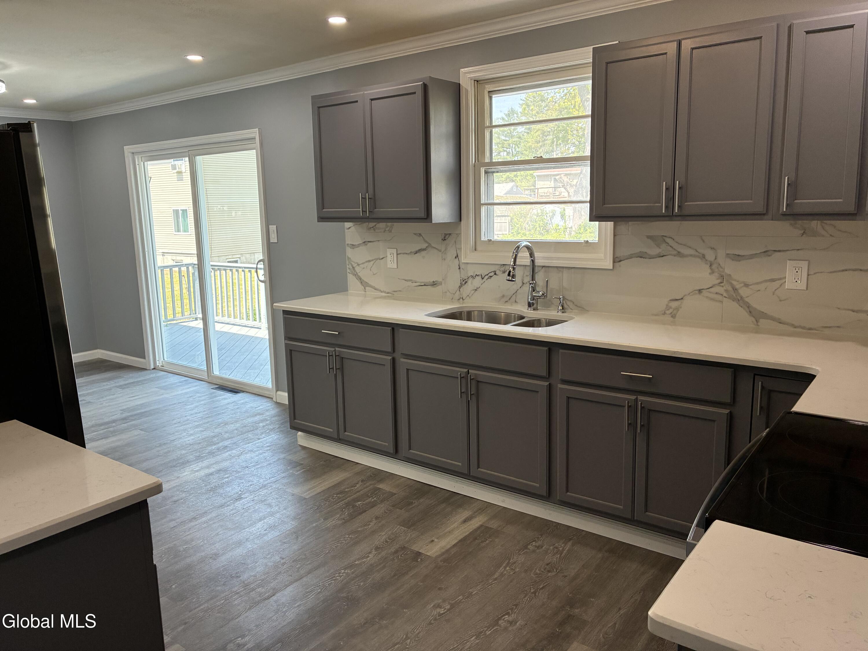 419 Clayton Road Schenectady, NY 12304 - Photo 17 of 33 IMG_5463 (1)