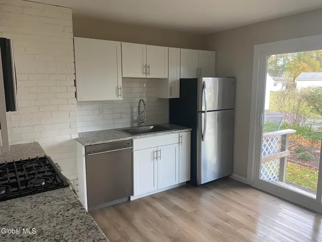 $1,800 | 235 Washington Avenue, Unit 1, Scotia, NY 12302