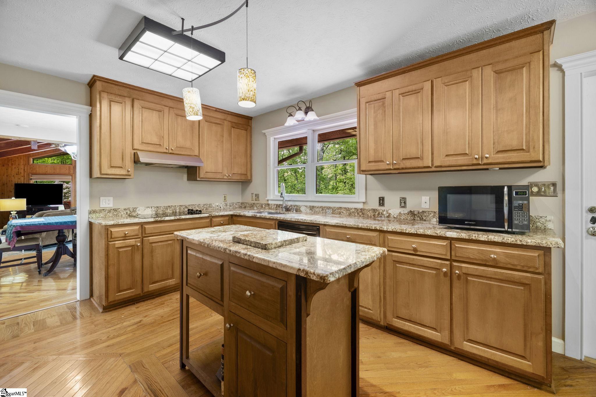 159 Edwards Road Marietta, SC 29661 - Photo 11 of 50