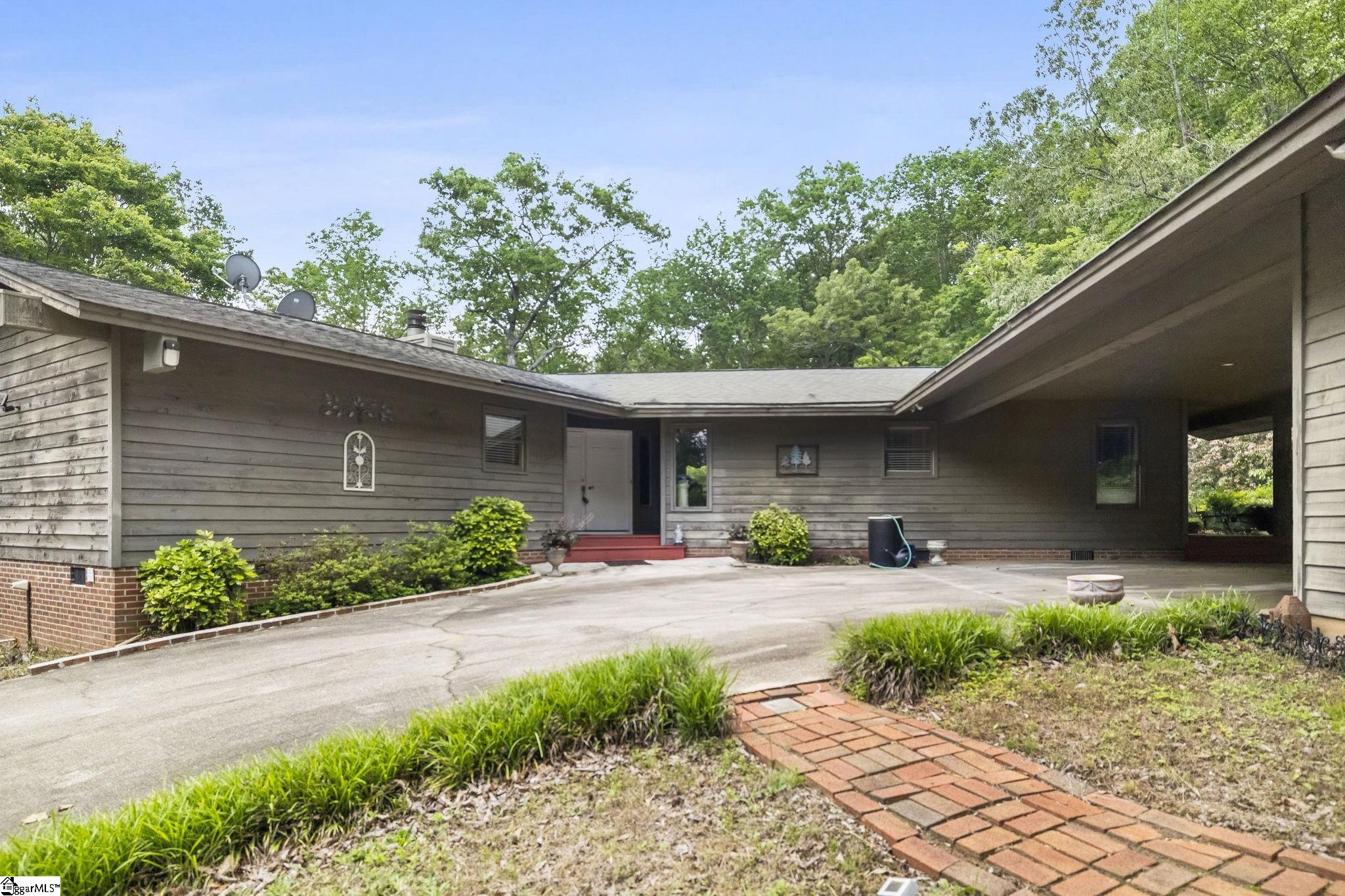 159 Edwards Road Marietta, SC 29661 - Photo 2 of 50