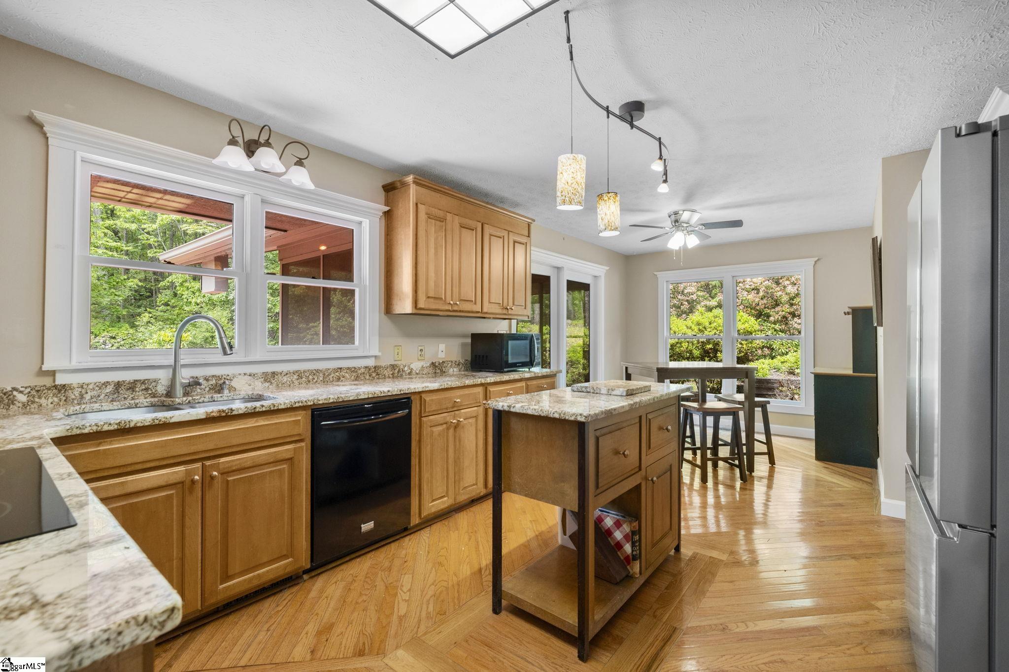 159 Edwards Road Marietta, SC 29661 - Photo 10 of 50