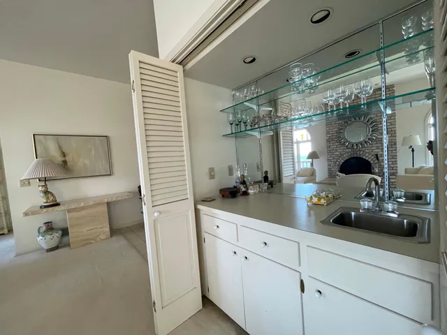 $3,500 | 44 Peninsula Road, Dellwood, MN 55110