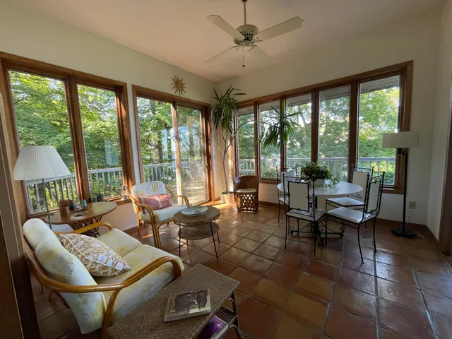 $3,500 | 44 Peninsula Road, Dellwood, MN 55110