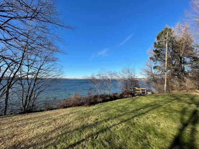 $3,500 | 44 Peninsula Road, Dellwood, MN 55110