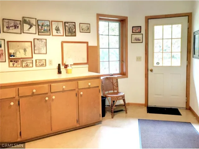 $3,500 | 44 Peninsula Road, Dellwood, MN 55110